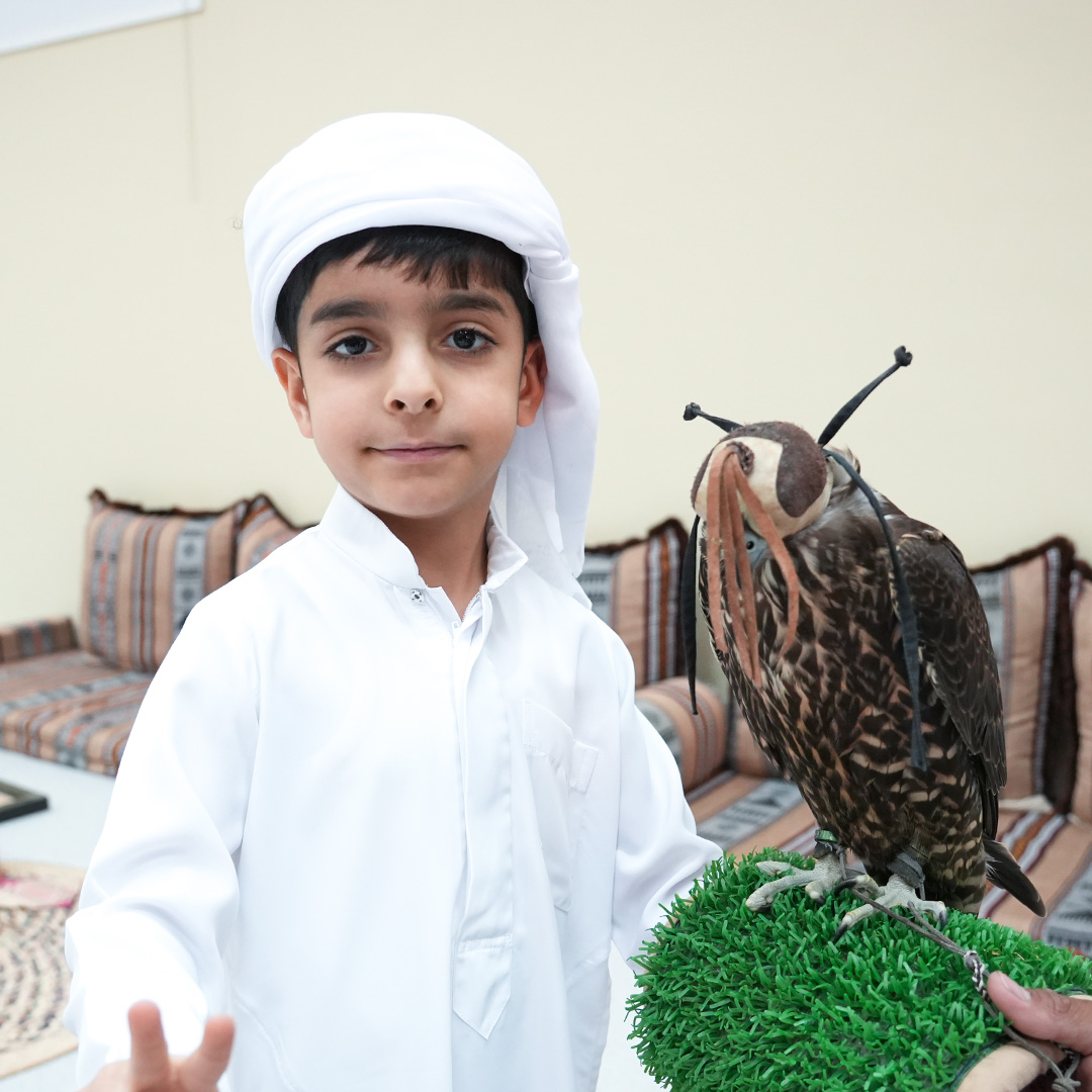 Sharjah Falconers Club Participates in "Emirates Desert" Event
